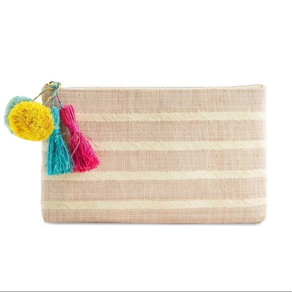 Vineyard Vines Handbags - Vineyard Vines Woven Straw Clutch Pom Pom NWT Tan